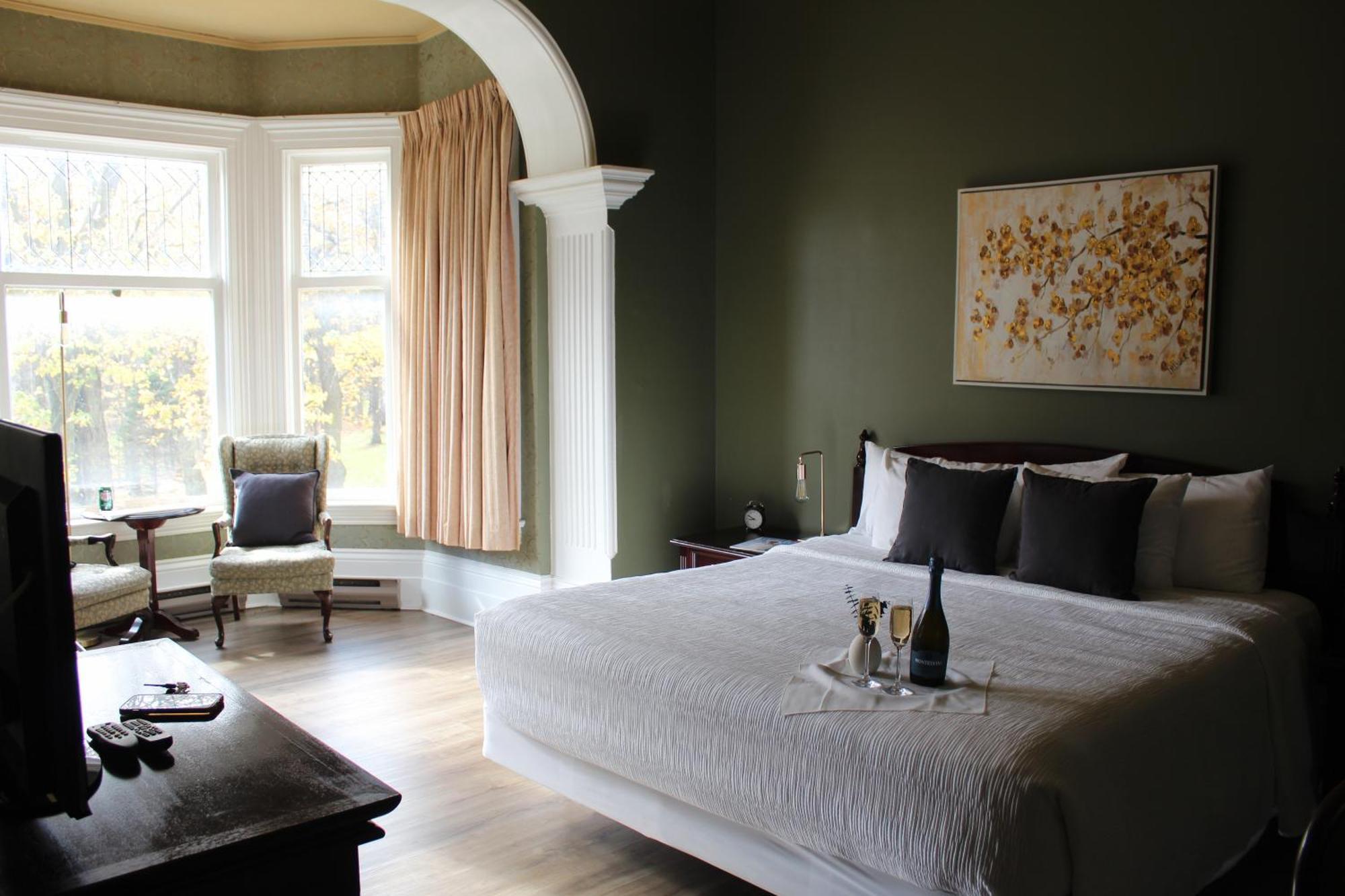 Westover Inn Saint Marys Bagian luar foto