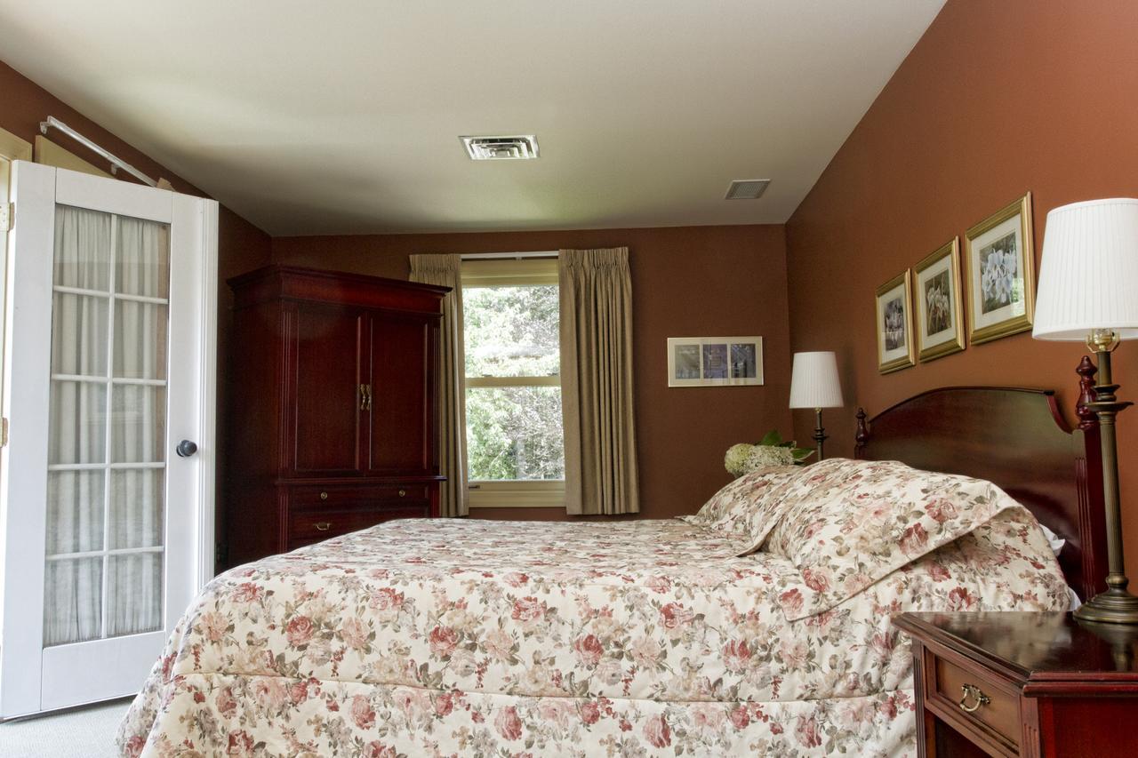 Westover Inn Saint Marys Bagian luar foto